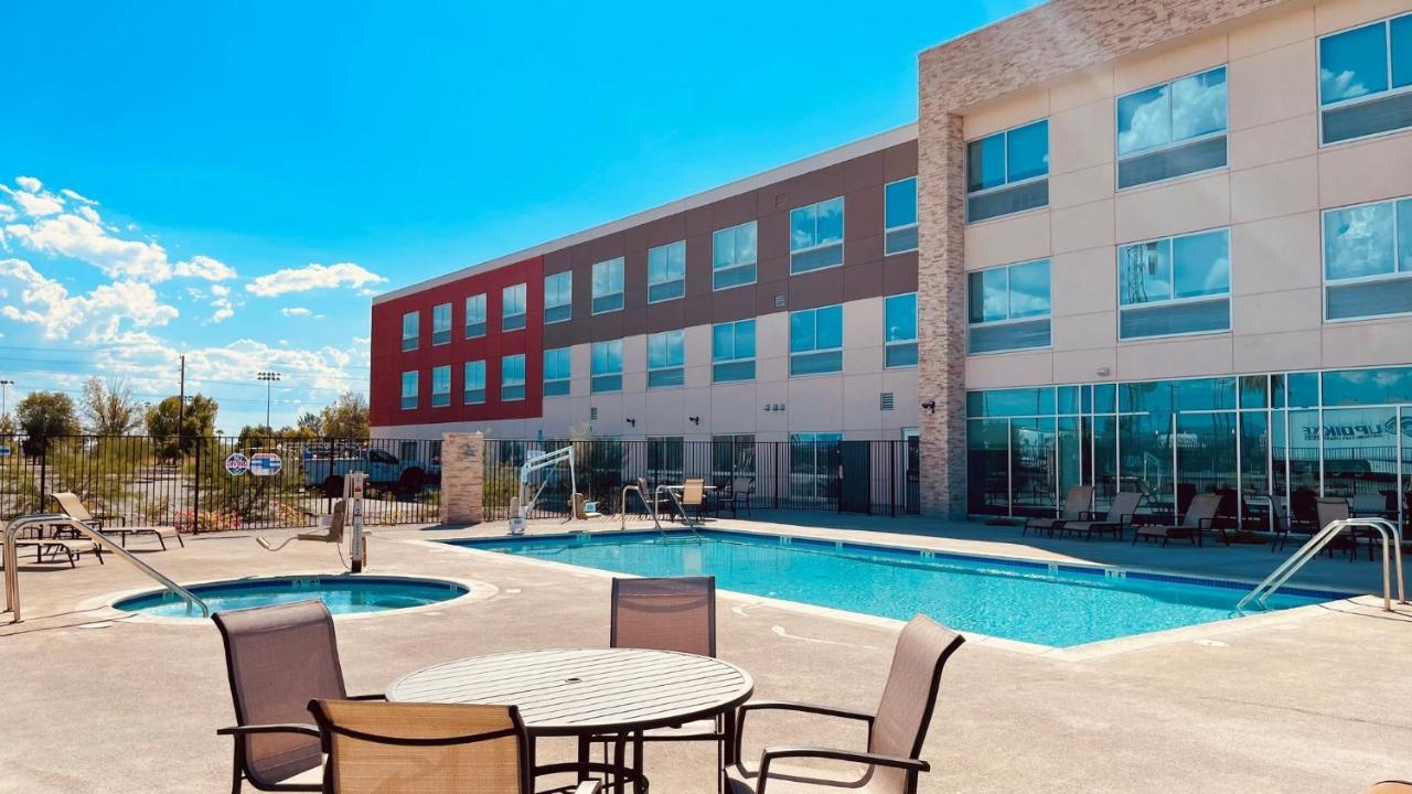 Holiday Inn Express & Suites Blythe By Ihg ภายนอก รูปภาพ